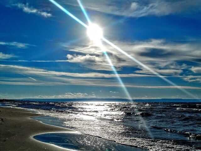 Image of the coast of Wasaga Beach in Ontario.